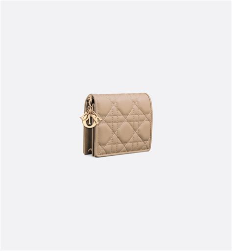 lady dior cartera|Cartera mini Lady Dior Gardenia.